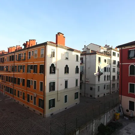 Ca' Santa Marta Lägenhet Venedig